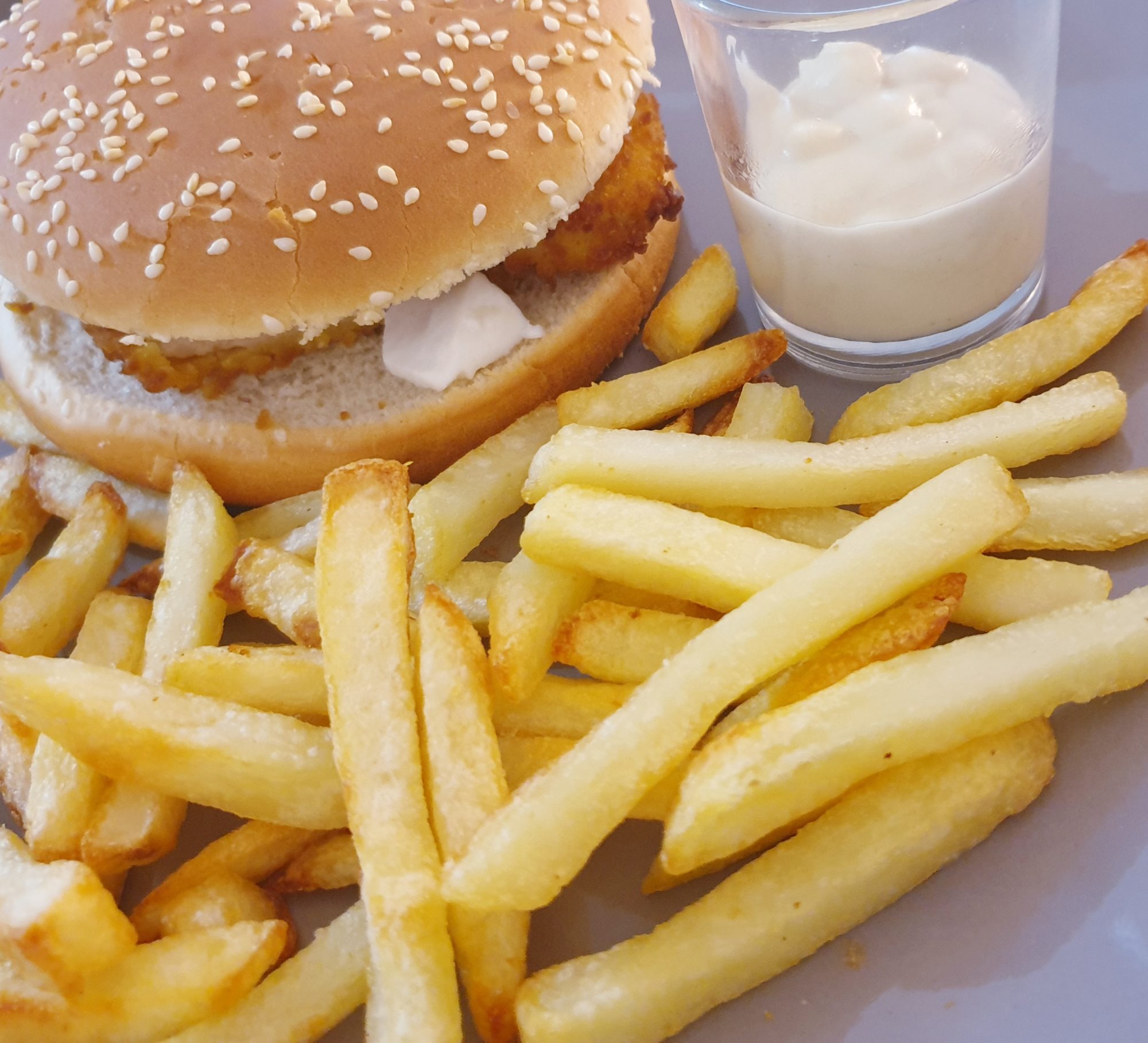 Recette d'hamburger frites fait maison pour toute la famille
