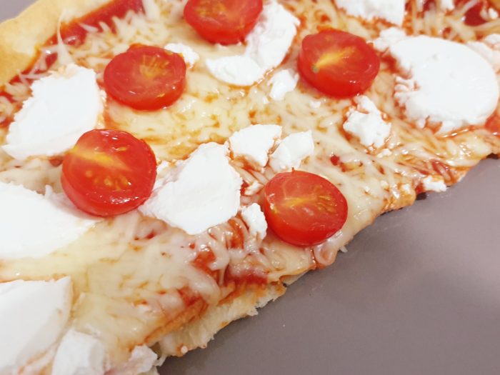 Pizza tomate chèvre maison