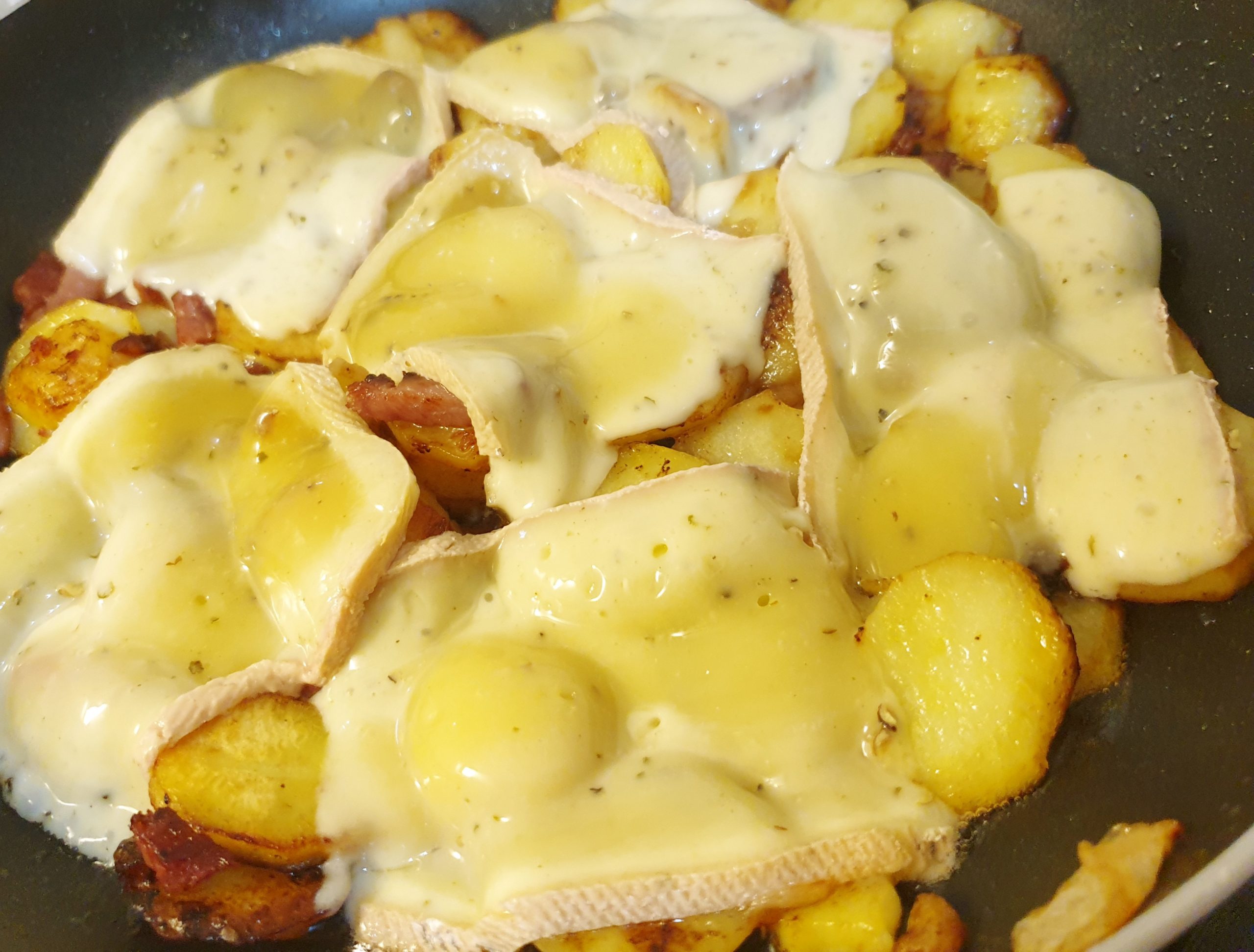 Pommes terres sautées raclette avec lardons rapide