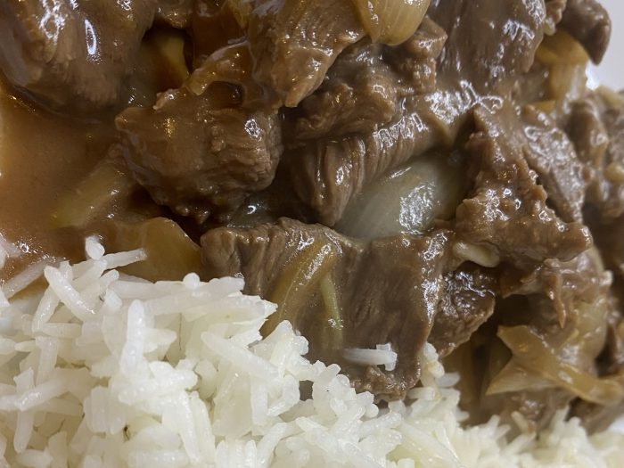 Boeuf aux oignons